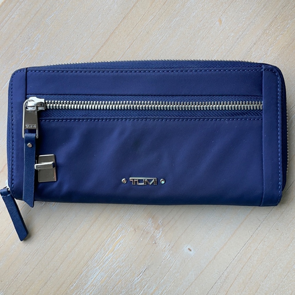 TUMI Voyageur Zip-Around Continental Ultramarine Blue Wallet